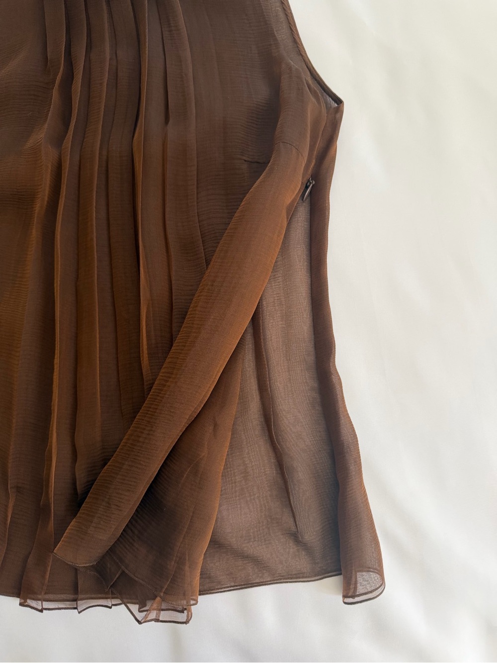 AKRIS 100% Silk Chocolate Brown Pleated Blouse Size 6 - Picture 9 of 16